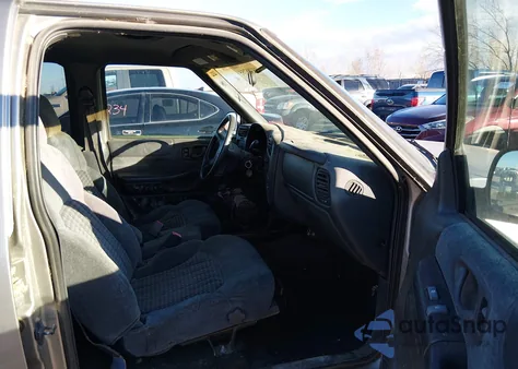 1998 Chevrolet Blazer из США, поврежденный, VIN 1GNDT13W9W2280259